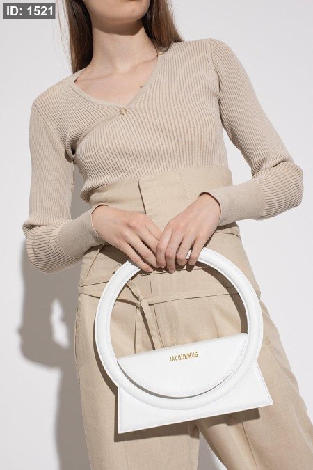 شنطة - JACQUEMUS le Sac Rond / شامل علبة الشركة